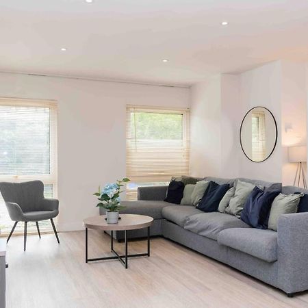 3 Bedroom Bungalow Close To Peak District With Garden Sheffield Exteriör bild