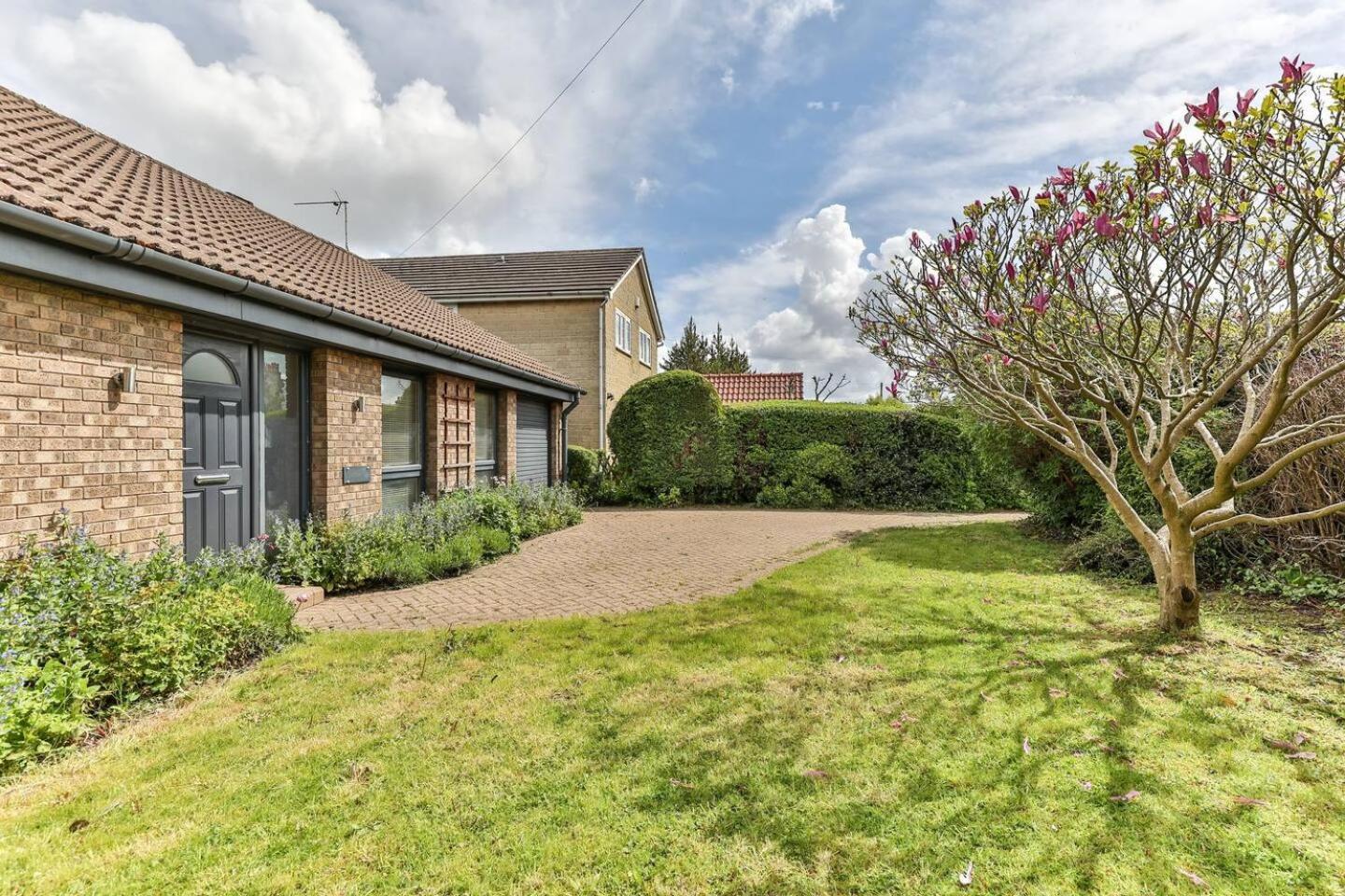 3 Bedroom Bungalow Close To Peak District With Garden Sheffield Exteriör bild