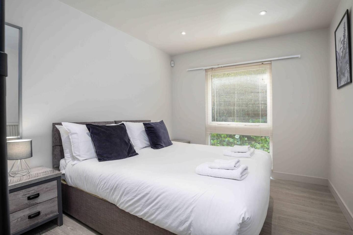 3 Bedroom Bungalow Close To Peak District With Garden Sheffield Exteriör bild