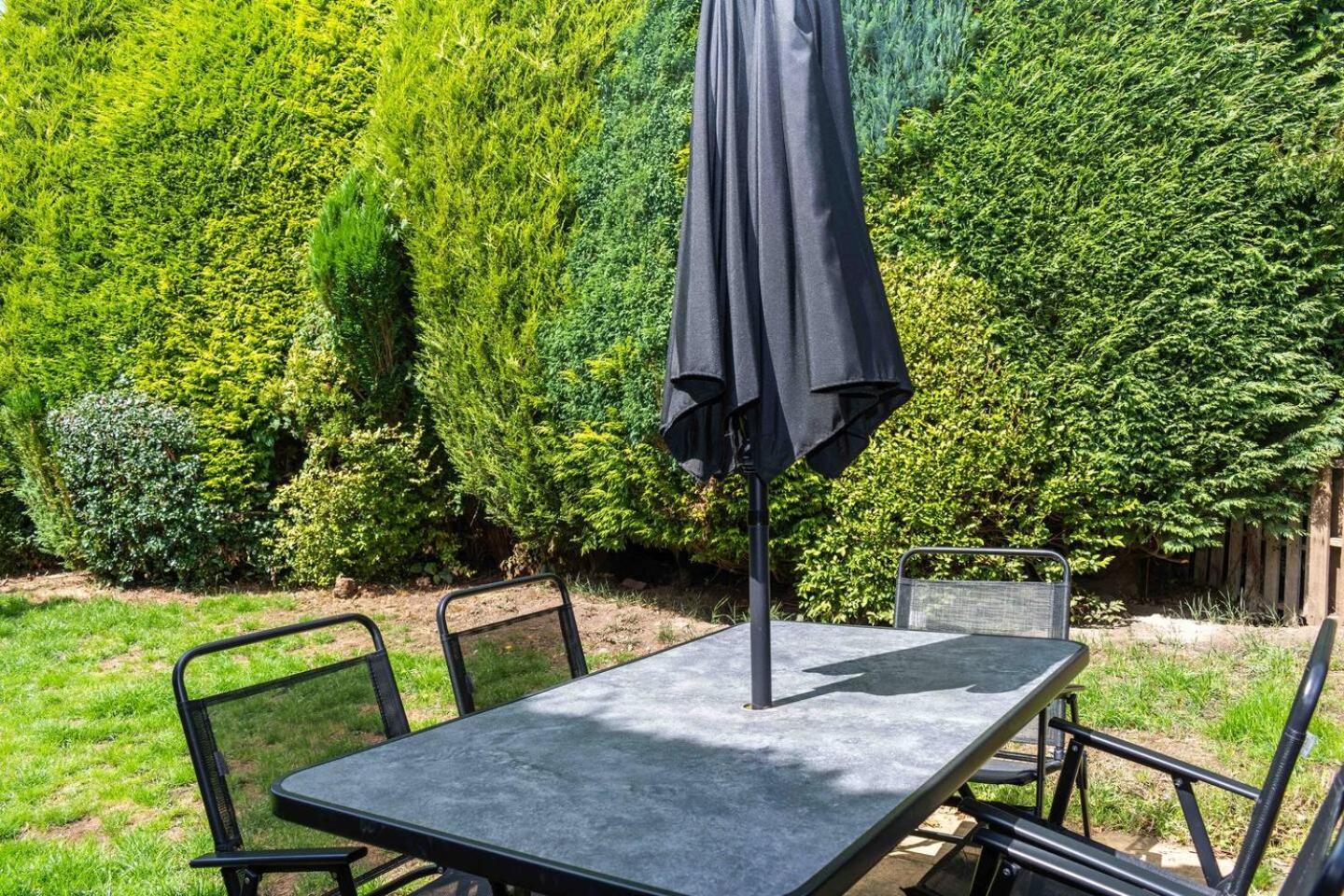 3 Bedroom Bungalow Close To Peak District With Garden Sheffield Exteriör bild
