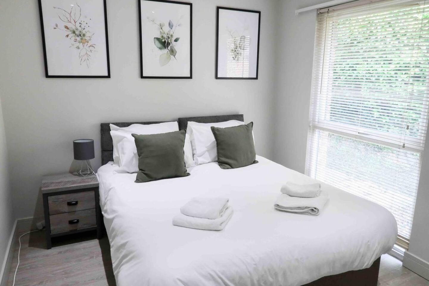 3 Bedroom Bungalow Close To Peak District With Garden Sheffield Exteriör bild