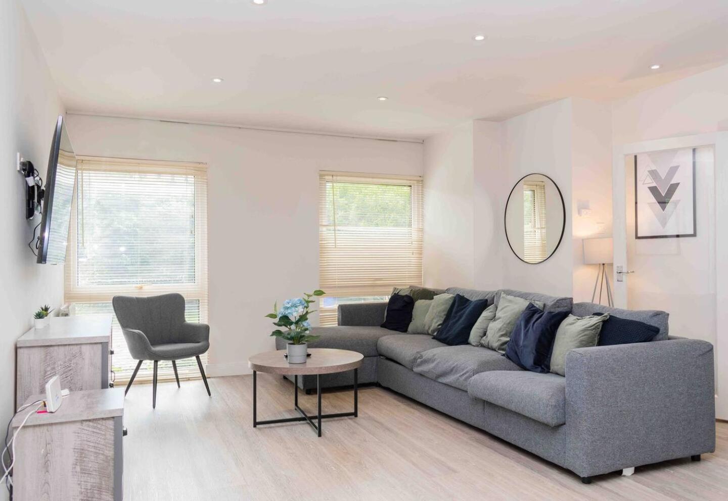 3 Bedroom Bungalow Close To Peak District With Garden Sheffield Exteriör bild