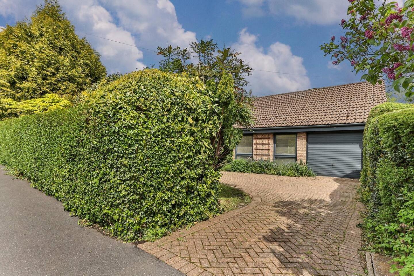 3 Bedroom Bungalow Close To Peak District With Garden Sheffield Exteriör bild
