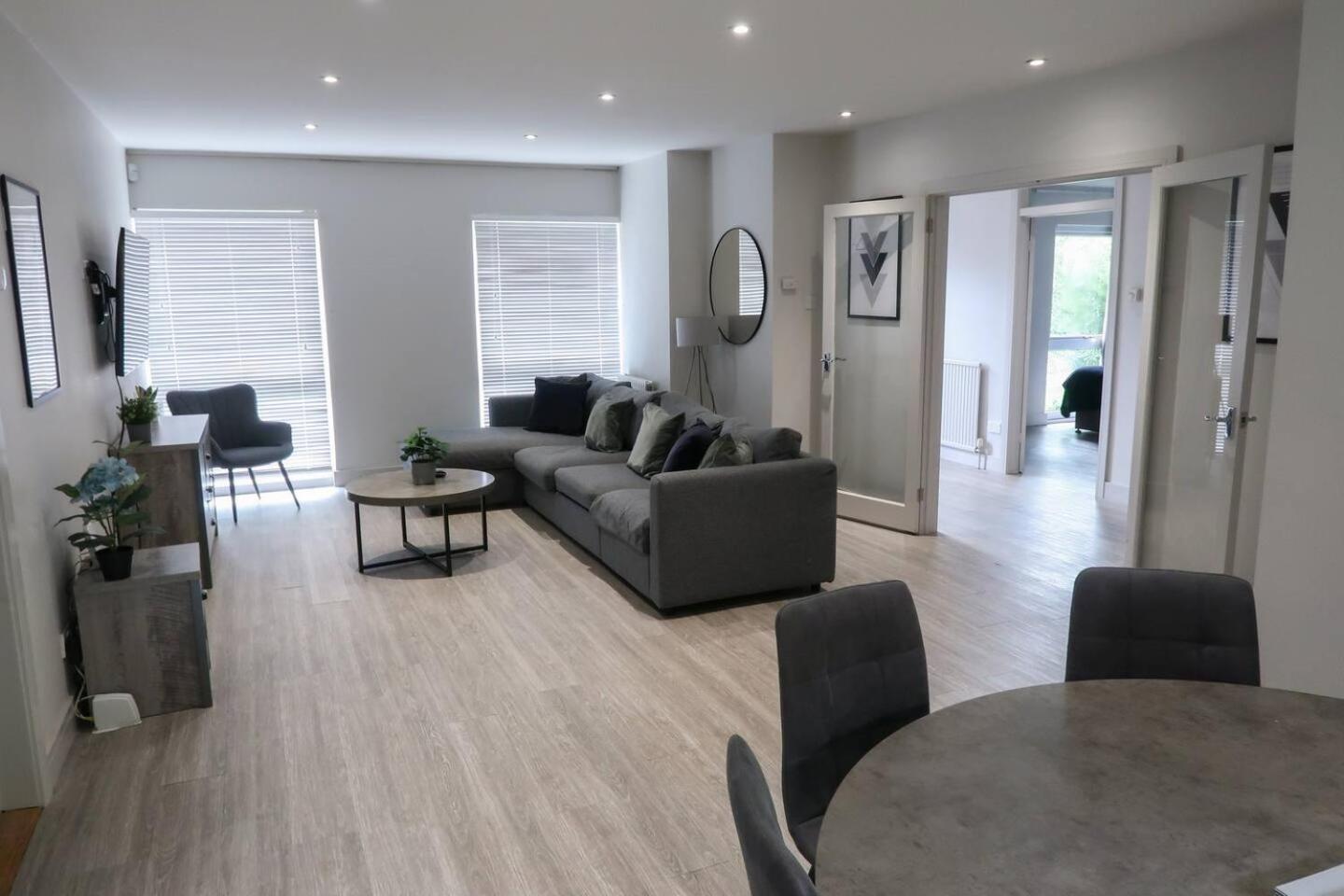 3 Bedroom Bungalow Close To Peak District With Garden Sheffield Exteriör bild